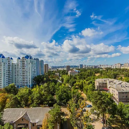 Super View, Luxury Near Chernihiv Metro. Kyiv
