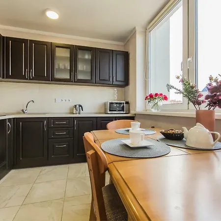 Super View, Luxury Near Chernihiv Metro. Kyiv