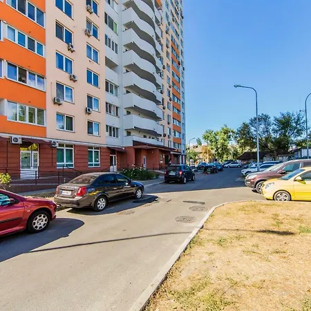Super View, Luxury Near Chernihiv Metro. Kyiv