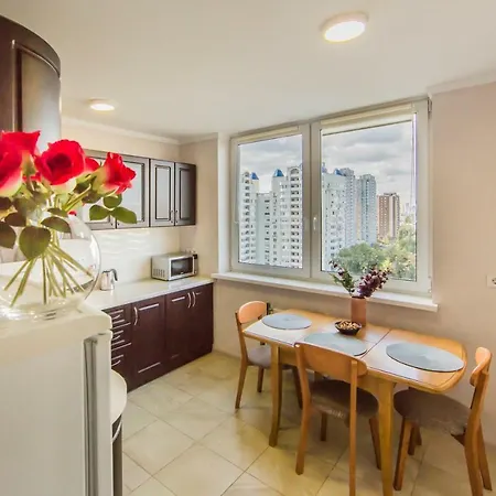 Super View, Luxury Near Chernihiv Metro. Київ